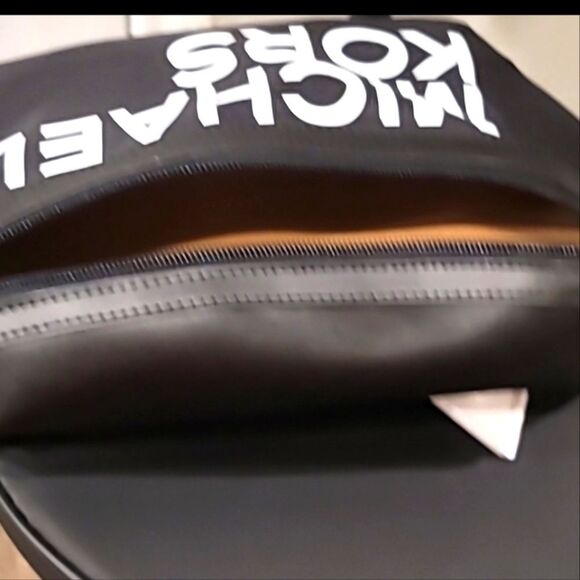 Michael Kors Logo Belt Bag - Picture 6 of 8